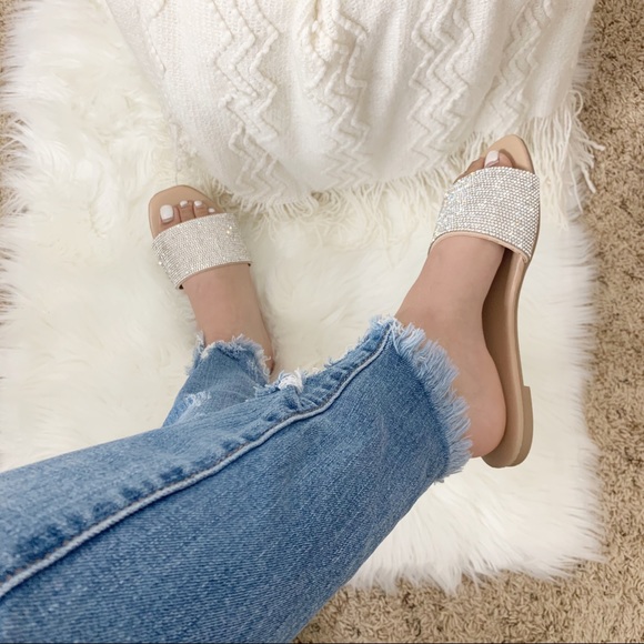 NEW Lexi Sandal- in Nude - Picture 5 of 5